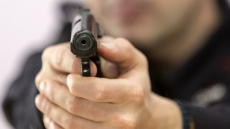 Мужчина расстрелял прохожего из «травмата» в Петербурге