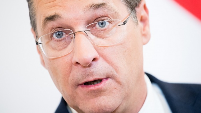 Вице-канцлер Австрии может покинуть пост после публикации компромата
