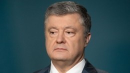 Президент Twitter — Порошенко не хочет расставаться с должностью