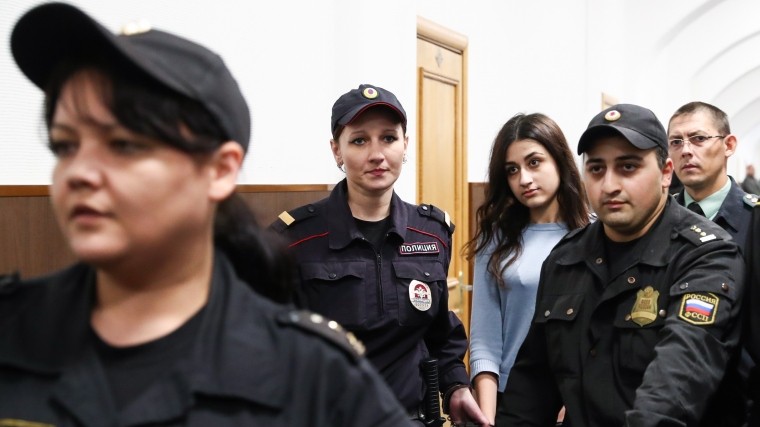 Версия сестер Хачатурян о самообороне во время убийства отца нашла подтверждение