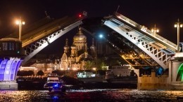 Подсветку Благовещенского моста в Петербурге обновили — видео