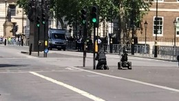В Лондоне из-за подозрительного предмета перекрыта правительственная улица