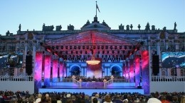 «Классика на Дворцовой»: мировые оперные звезды поздравили Санкт-Петербург с праздником