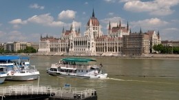 Посольство РФ уточняет, были ли россияне на борту перевернувшегося судна в Будапеште