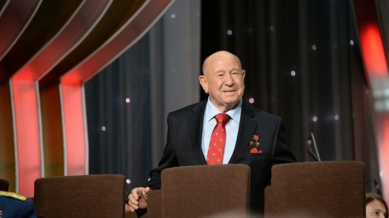 Путин наградил космонавта Леонова орденом «За заслуги перед Отечеством»