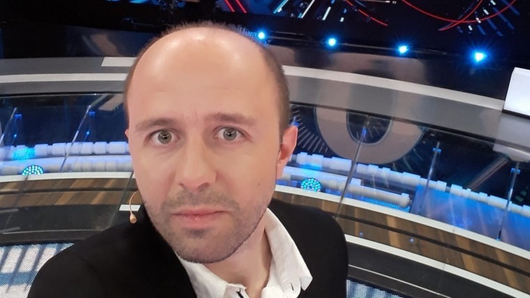 Украинскому эксперту запретили участие в телепрограмме из-за оскорбления