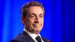 Видео: Николя Саркози вышел на пробежку по парку в Петербурге