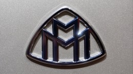 Фото: Сын строительного магната попал в ДТП на Maybach в Москве