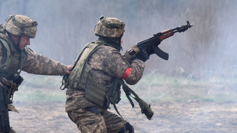 Пьяный украинский военный расстрелял сослуживцев после ссоры, сообщили в ЛНР