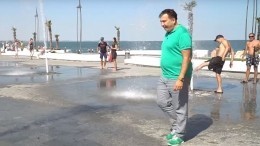 «Дитячий садок»: Саакашвили вслед за Зеленским порезвился в фонтане — видео