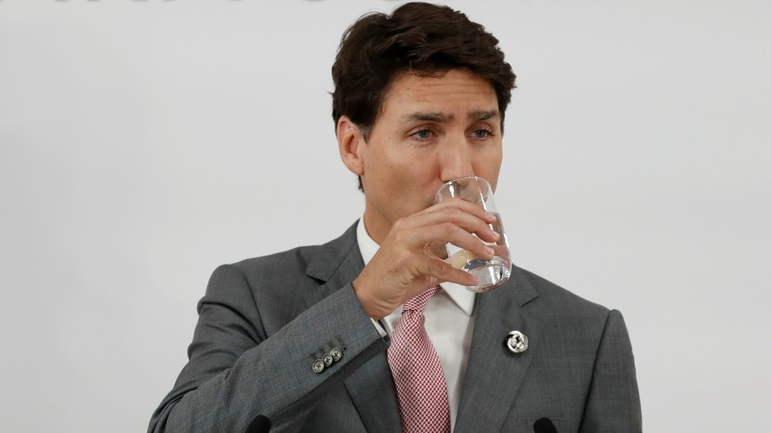 Премьер-министр Канады Трюдо попал в неловкую ситуацию на саммите G20 — видео