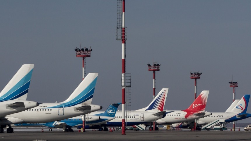 Диспетчеры в «Домодедово» предотвратили авиакатастрофу во время приземления самолета