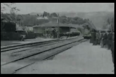 Кадры из к/ф "Прибытие поезда", 1896 год