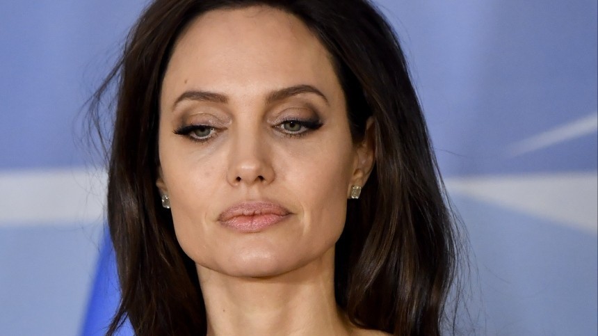 Анджелина Джоли снова оказалась в больнице
