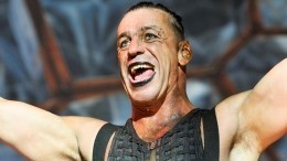 «Изменяешь Насте?»: Потап озадачил фанатов неоднозначным фото с лидером Rammstein
