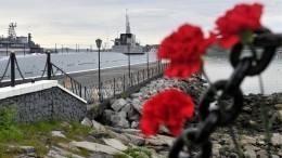 Путин посмертно наградил погибших в Баренцевом море подводников