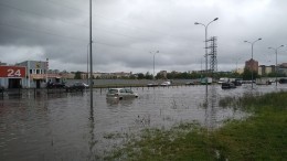 В Петербурге после дождя решили переделать ливневую канализацию на севере города