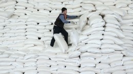 Рекордное снижение цен на сахар зафиксировано в России