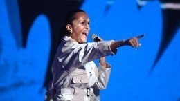 Певица Слава поощряет откровенные съемки своей дочери — фото