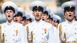 Видео: В Петербурге прошла первая пешая репетиция Главного военно-морского парада