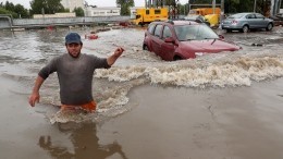 Мощнейшие ливни спровоцировали в Москве транспортный коллапс в час пик — видео