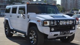 Сотрудники автосервиса угнали Hummer известного бизнесмена в Москве — видео