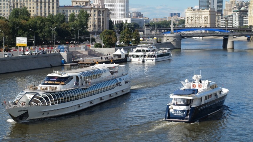 На Москве-реке перевернулась лодка — есть пострадавшие