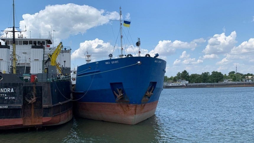 Стал известен состав экипажа российского танкера, задержанного СБУ