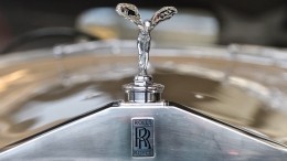 В Петербурге задержан водитель Rolls-Royce, ехавший по тротуару и избивший пешехода