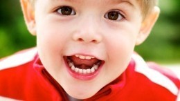 Видео: Стоматологи из Индии удалили мальчику 526 зубов
