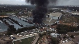 Видео: Мебельная фабрика горит в подмосковном Одинцово