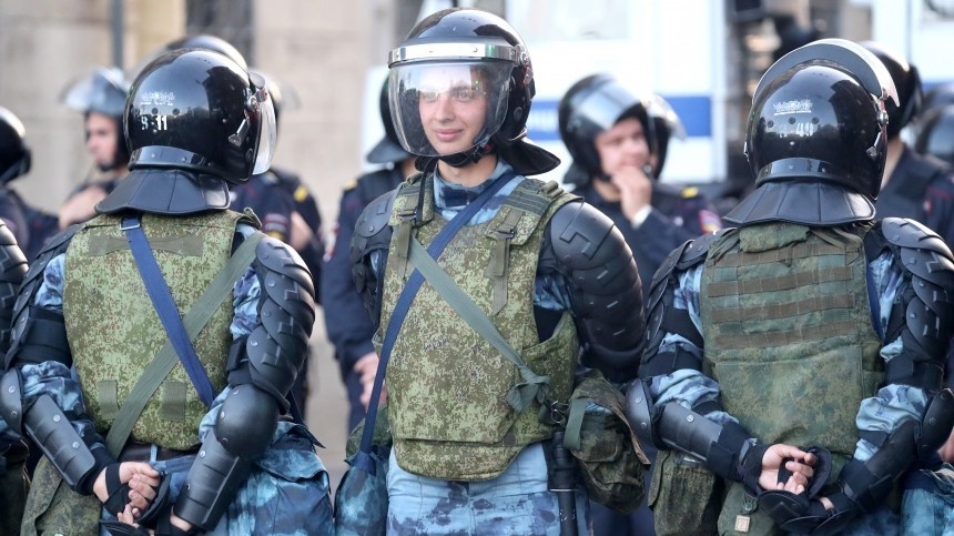 Полиция задержала еще пятерых участников беспорядков на митинге в Москве 27 июля