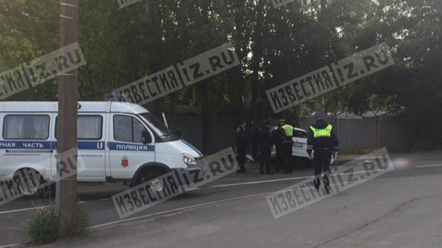 Два человека погибли в огненном ДТП в Петербурге — фото
