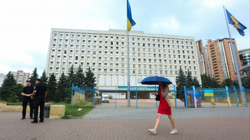 Открытие рынка земли приведет к окончательному разграблению Украины