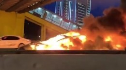 Момент «огненного» ДТП с Теslа в Москве попал на видео