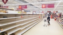 Британцы в панике опустошают продуктовые магазины