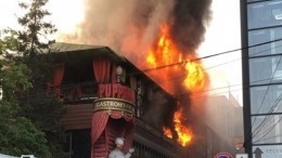 Видео: в Новосибирске полыхает панорамный ресторан