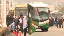 Вооруженный мужчина захватил автобус с пассажирами в Рио-де-Жанейро — видео