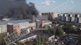 Мощнейший пожар на складе в Петербурге — видео с высоты птичьего полета