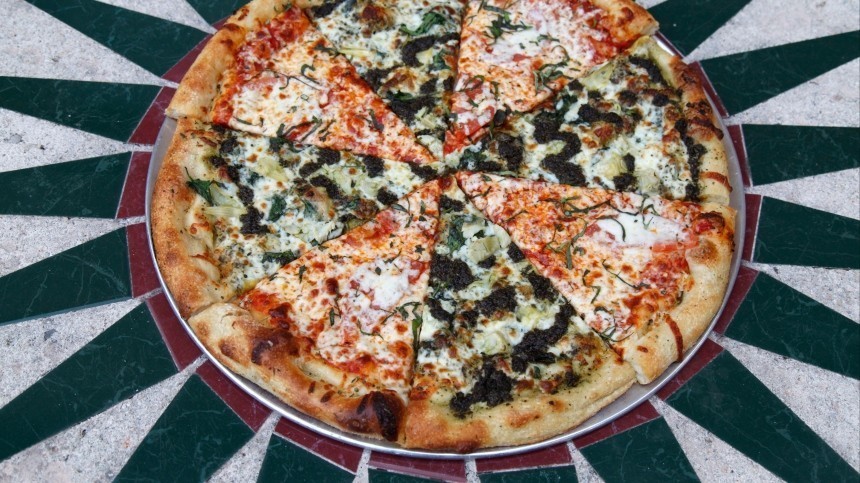 Диетолог рассказал, как сбросить лишний вес без отказа от пиццы