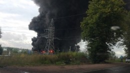 Фермерское хозяйство полыхает в Ленинградской области