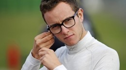 Французский гонщик Антуан Юбер умер после аварии на этапе «Формулы-2» — видео