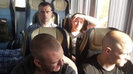 Эксклюзивные кадры: колонна с задержанными на Украине гражданами РФ прибыла в Борисполь