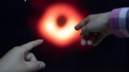 Ученые анонсировали первое в истории видео с настоящей черной дырой