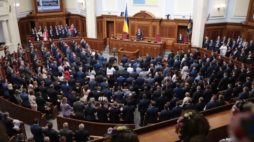Рада приняла законопроект Зеленского об импичменте президента