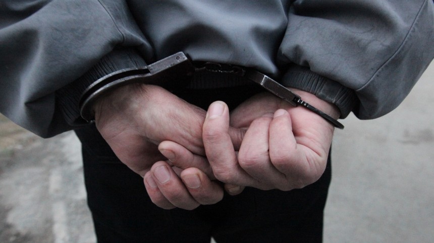 Едва не задушившего семилетнюю девочку мужчину задержали в Хакасии