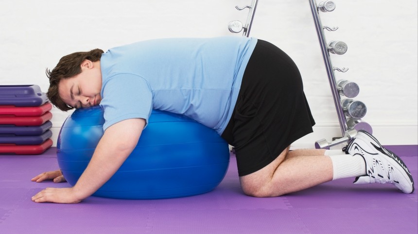 Ученые выяснили, как недосып влияет на ожирение