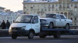 За нарушителями парковки в Петербурге начнут «шпионить»