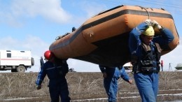 В Томской области теплоход сел на мель и начал тонуть