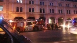 Видео с места пожара в Апраксином дворе в Петербурге